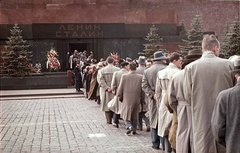 В коммунизм — без Сталина.