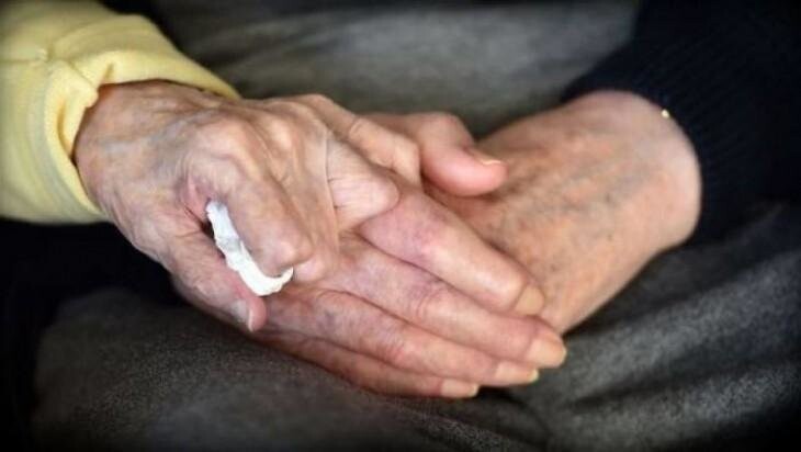 98-летняя мать перебралась в дом для престарелых, чтобы ухаживать за своим 80-летним сыном