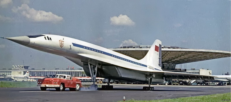Черная икра и «Мимино»: как Ту-144 стал символом эпохи.
