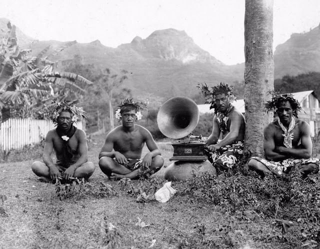 Аборигены Нуку-Хива, крупнейшего острова в архипелаге Маркизских островов, 1907 год.