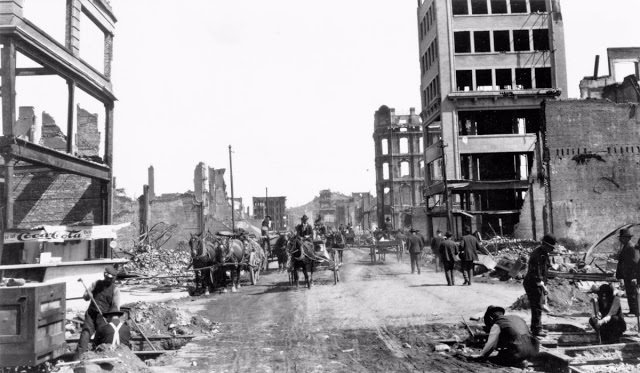 Разрушенная землетрясением улица Кирни, Сан-Франциско, 1906 год.