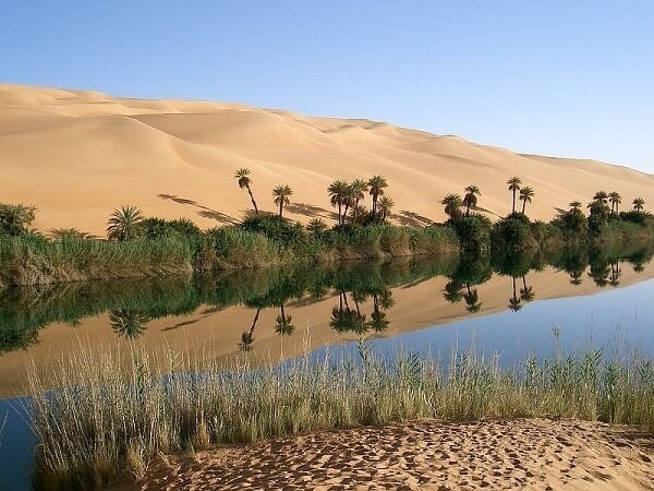 2. Озеро Ubari являются частью Эрг Awbari Оазиса в пустыне Сахара.