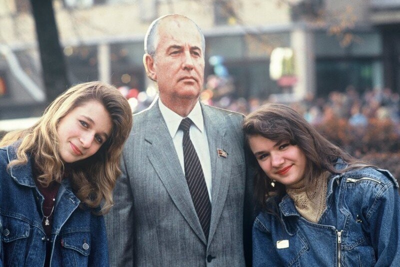 Портрет с президентом, 1990 год, Москва