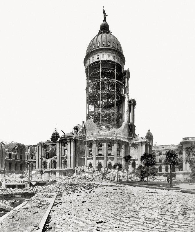 Сан-Франциско, апрель 1906 года. Здание мэрии после землетрясения.