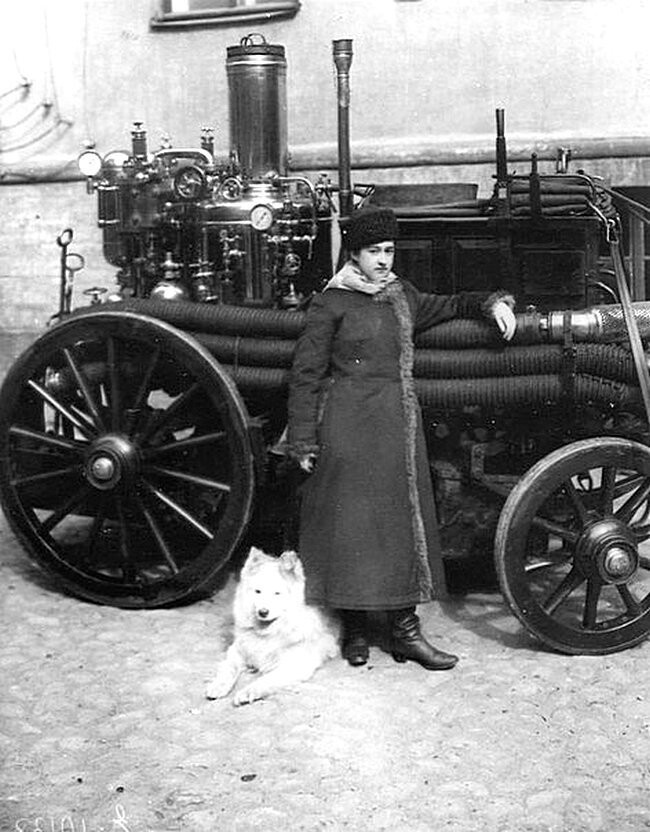 Первая женщина-пожарный Российской Империи Мария Алексеевна Ермолова. Санкт-Петербург, 1910 год.
