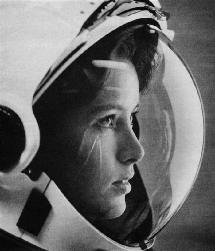 14. Открытие: фото Анны Фишер с обложки журнала Life 1985 года. В 1984 году она стала первой матерью в космосе.