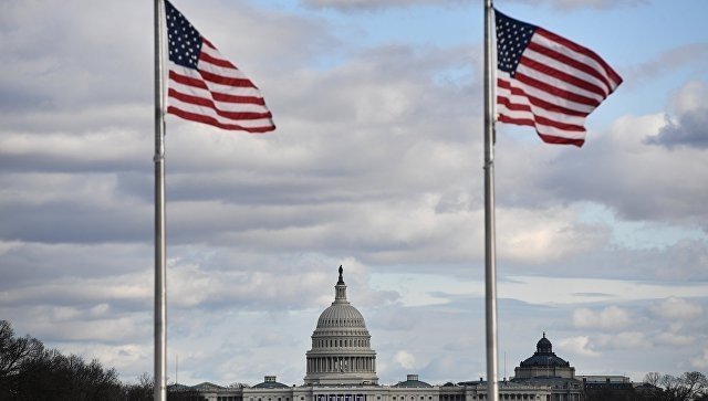 Как США пытаются сделать из России «убийцу выборов»