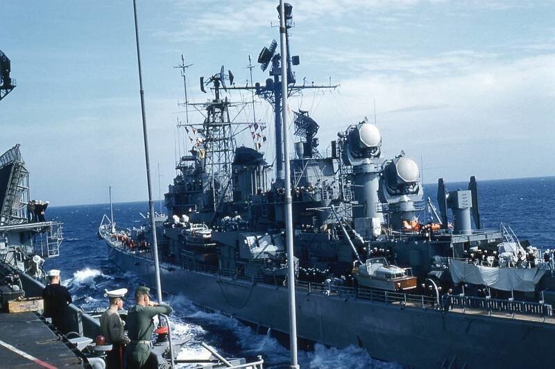 18. Ракетный крейсер «Бостон» (1955 г) США.