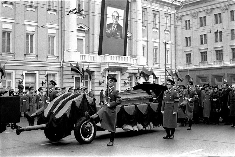 Политические коментарии соцсетей - 300
