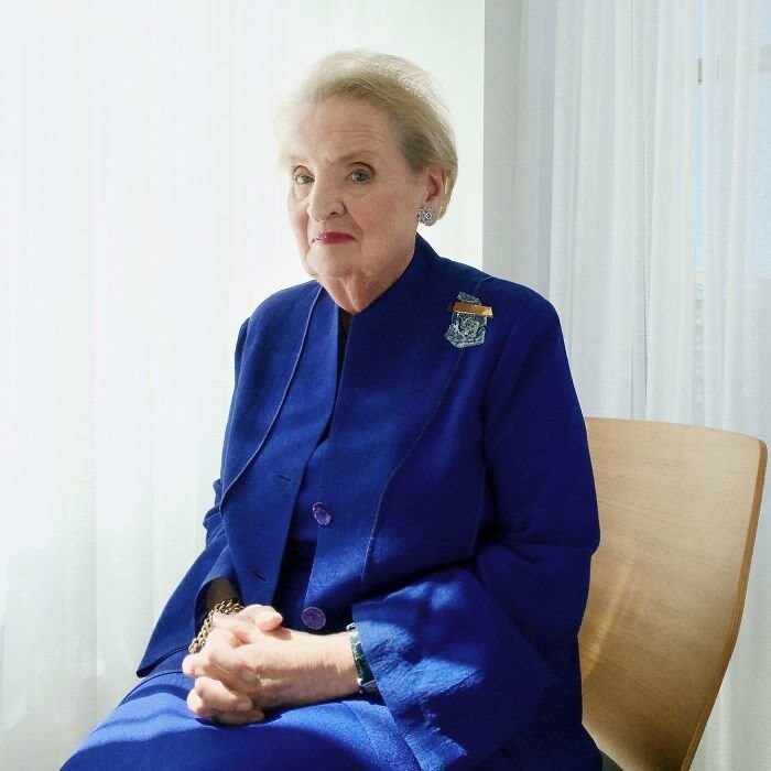 18. Мадлен Олбрайт - первая женщина в должности государственного секретаря США (1997 - 2001)