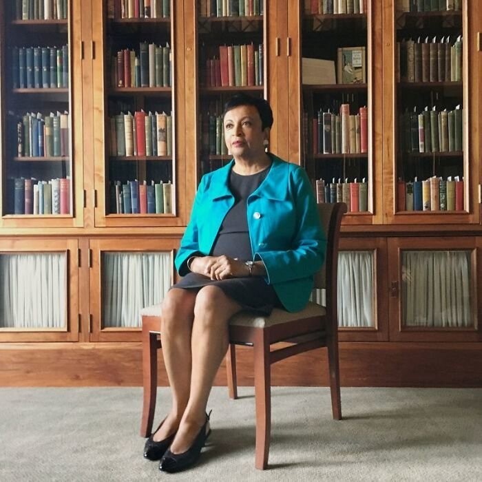 13. Карла Хейден - первая женщина и первая афроамериканка, возглавляющая Библиотеку Конгресса