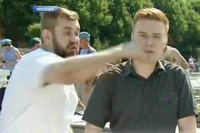 Напавший на корреспондента НТВ "десантник" снова избил журналиста