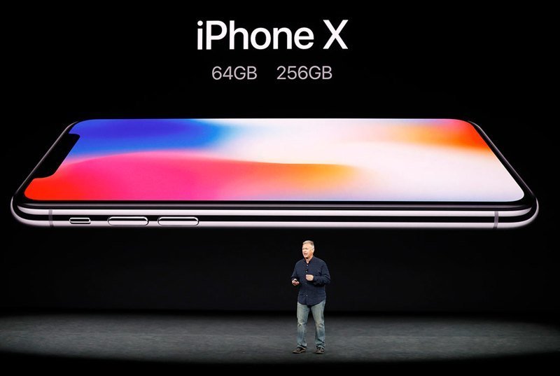 Пользователи iPhone X жалуются на посторонние звуки из динамика смартфона