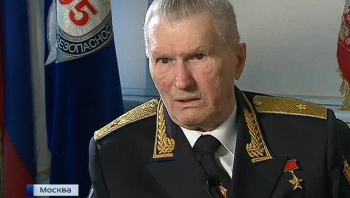 Бывший командир «Альфы» Геннадий ЗАЙЦЕВ: «Президент сказал: нужно освободить «Белый дом» от засевшей там банды»