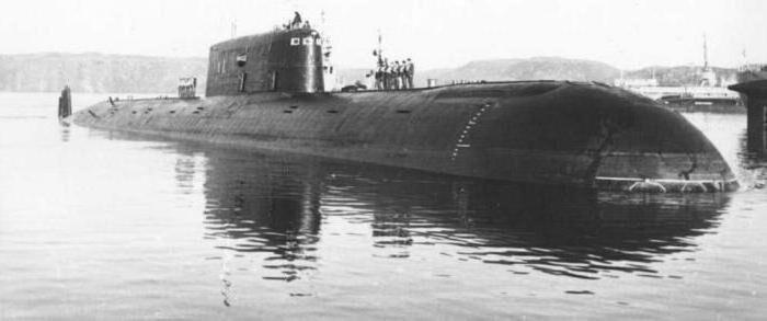 Максимальная глубина погружения подводных лодок: особенности и требования