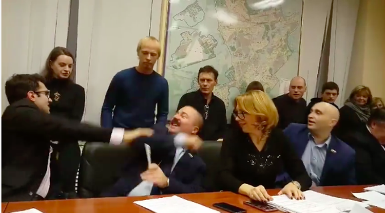 Образец парламентских боев