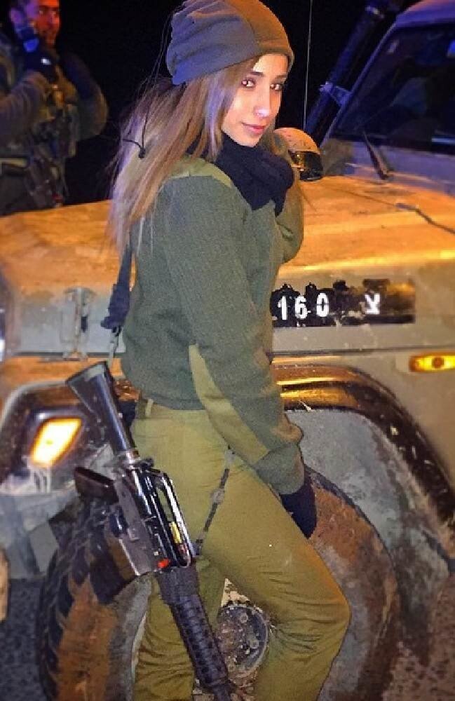 1. Ким Меллибовски служит в армии обороны Израиля