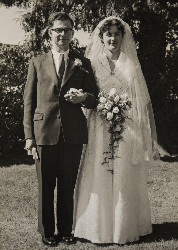 Сидни и Рэйчел Сондерс в день своей свадьбы в 1956 году