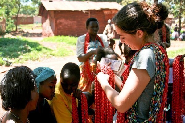 В 18 лет девушка изъявила желание отправиться в Уганду с благотворительной миссией
