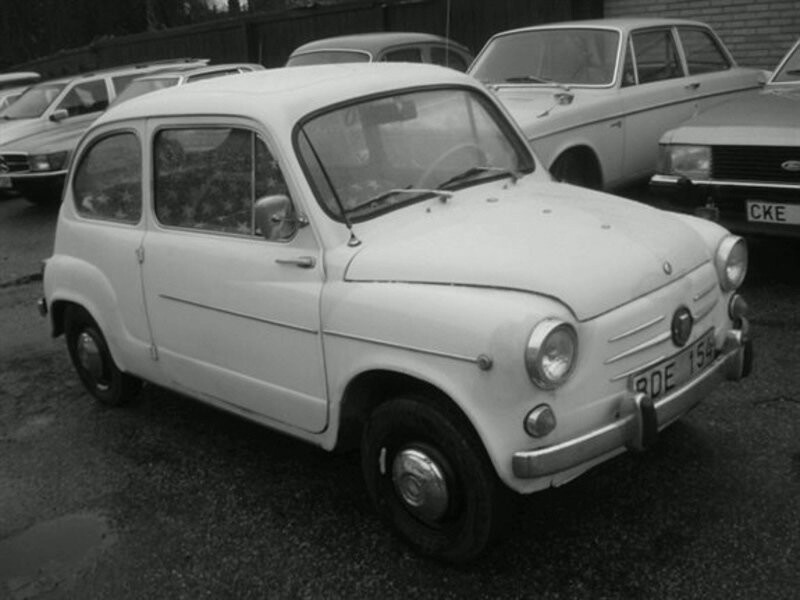 22 ноября 1960 г. 57 лет назад В СССР выпущена первая партия автомобилей «Запорожец»