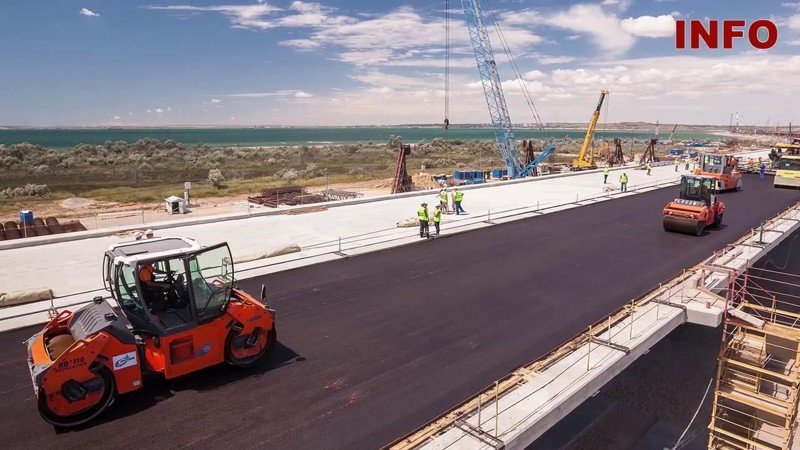 Строительство автоподходов к Крымскому мосту практически завершено 