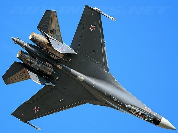 Западный военный округ получил девять истребителей Су-35С и Су-30СМ