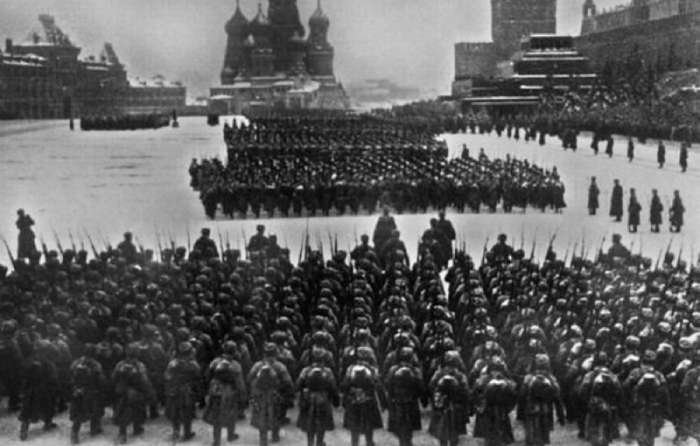 Военный парад в честь 24-й годовщины Октябрьской революции.