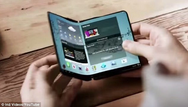 Ранее Samsung представил складной смартфон с 7-дюймовым экраном под кодовым названием Foldable Valley.  По предварительным данным, его представят публике уже в январе 2018. Если так и случится - Samsung опередит Apple с этой технологией.