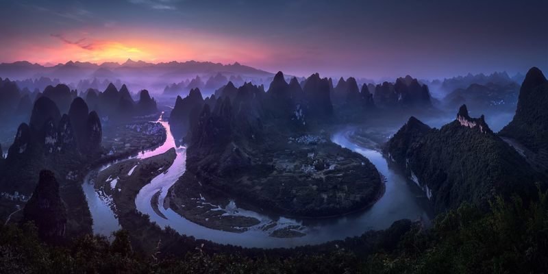 Восход солнца над рекой Ли в китайской провинции Гуанси. Хесус М. Гарсия, Испания