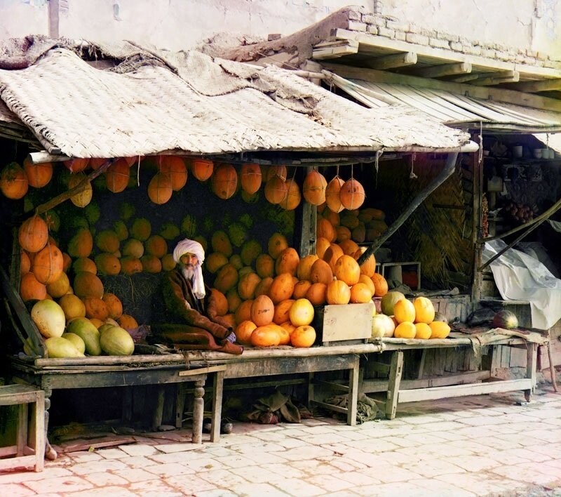 Торговец дынями в Самарканде, современный Узбекистан, 1905—1915 гг.