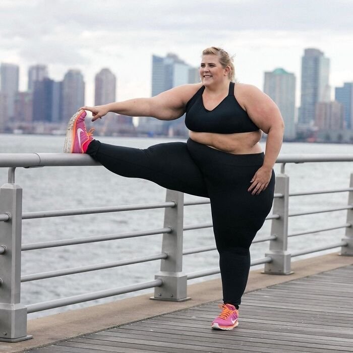 Фирма, выпускающая одежду для фитнеса, встала на сторону толстых женщин