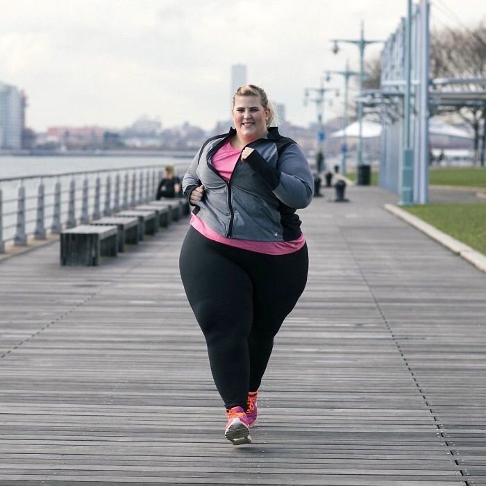 Фирма, выпускающая одежду для фитнеса, встала на сторону толстых женщин