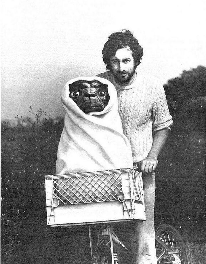 Стивен Спилберг на съемочной площадке «Инопланетянина», 1982
