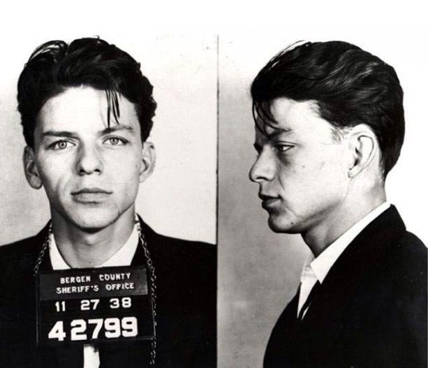 23-летний Фрэнк Синатра после задержания за драку, 1938
