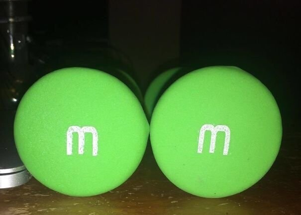 Зеленые конфеты M$M's? Нет, полуторакилограммовые гантели!