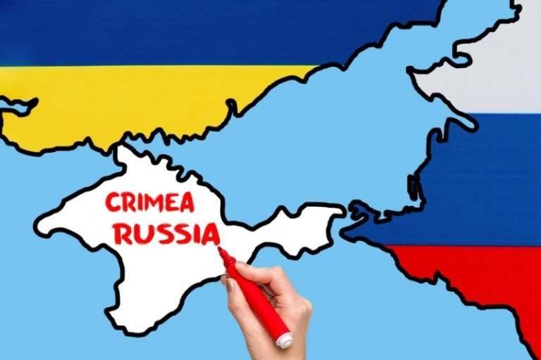 Всюду Зрада! Украина не успевает реагировать на сыплющиеся отовсюду карты с российским Крымом