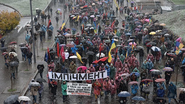 В Киеве начался марш за импичмент Порошенко