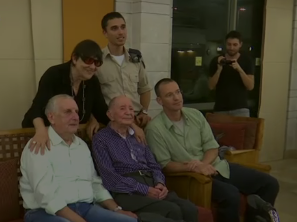102-летний микробиолог из Израиля 70 лет искал родных и нашел в Магнитогорске племянника