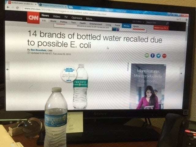 Этого он не ожидал: "В 14 марках бутилированной воды возможно обнаружение кишечной палочки"