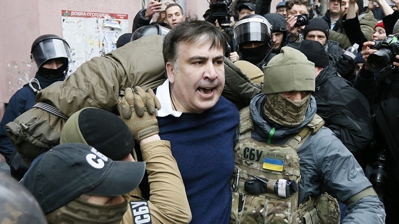Саакашвили задержали на крыше его дома в Киеве