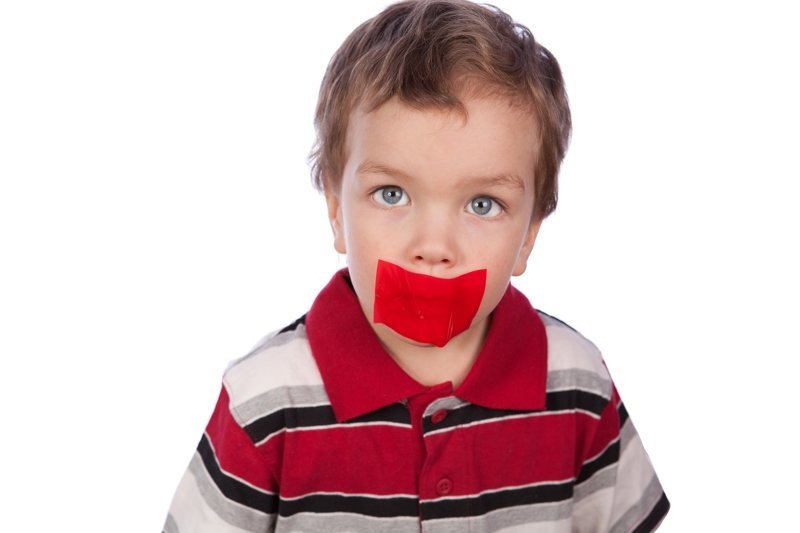 В детском саду ребёнку заклеили рот скотчем "в воспитательных целях"