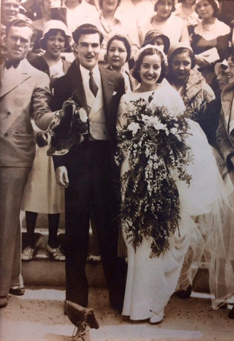 Всё началось с Марии Терезы Морено (родственниеи называли её Гранде), которая в 1932 году сама сшила платье для своей свадьбы