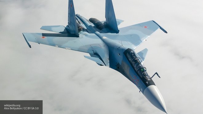 Видео ВКС РФ, на котором Су-30СМ "заглянул" в грузовой отсек Ил-76, вызвало восхищение зрителей