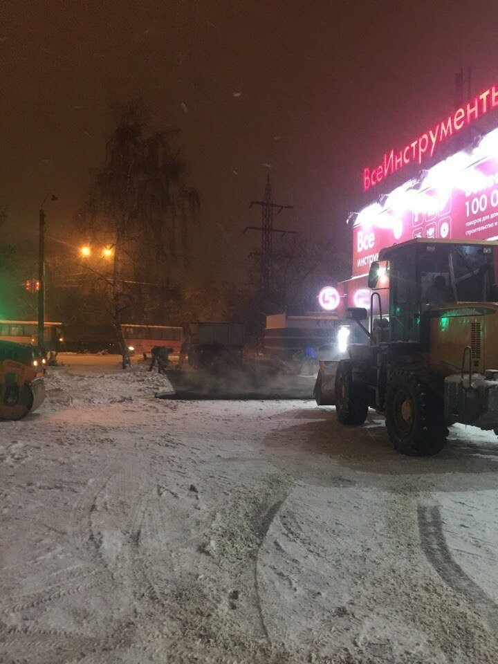 Дорога на века: на Мещере опять кладут асфальт зимой