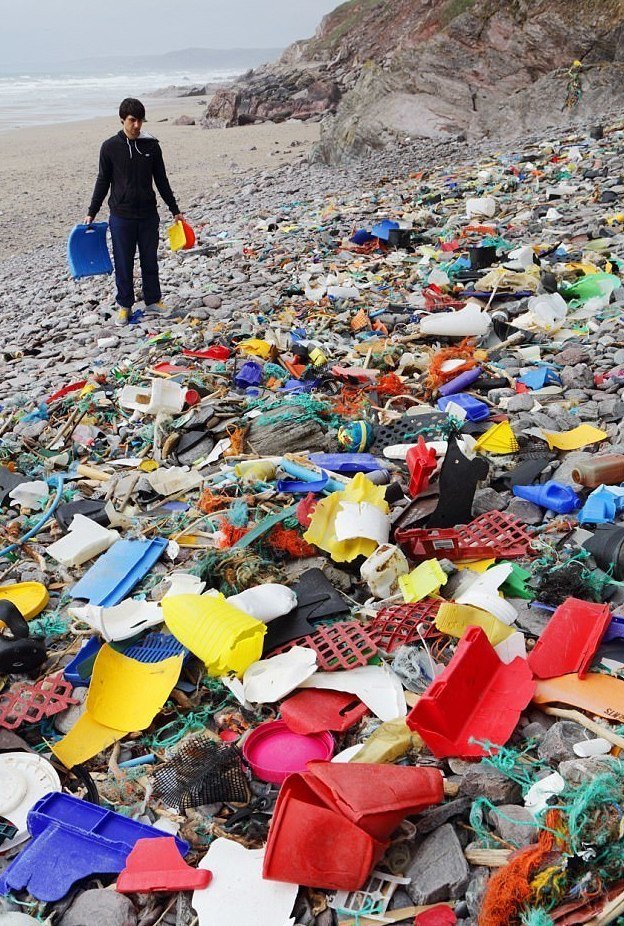 Иранские ученые выяснили, что дети ежегодно вдыхают приблизительно 3200 частиц пластика
