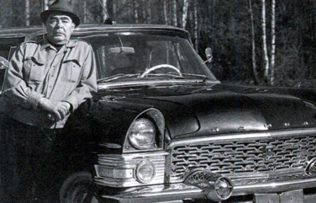 7 автомобилей из коллекции Брежнева, которые советским гражданам и не снились