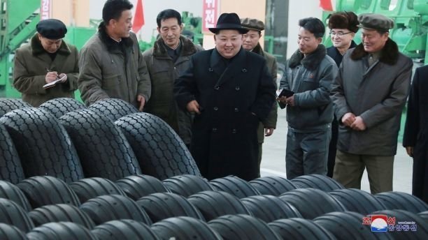 Как Ким Чен Ын учит народ работать