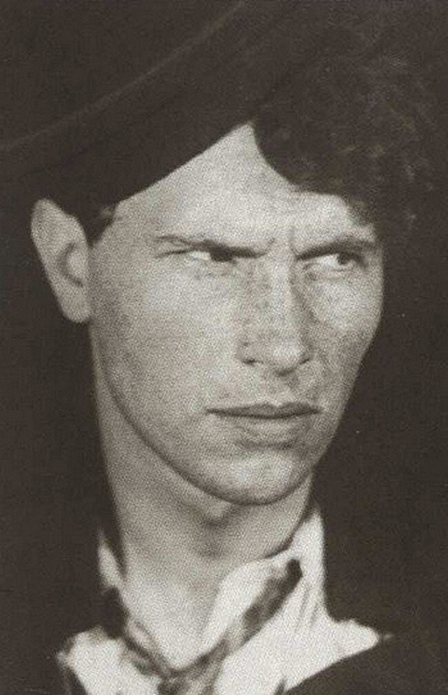 Марк Бернес в фильме «Заключенные» в роли Берета. 1936 г.