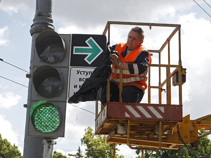 В России разрешили поворачивать направо «на красный»