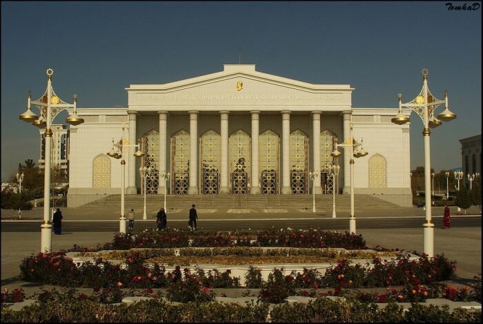 Туркменистан после СССР: Чем живёт самая богатая из бывших советских республик